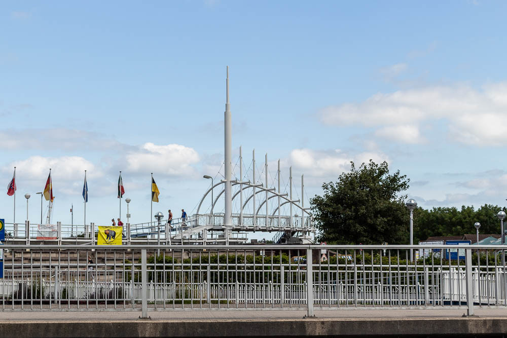 Deichbrücke am Hafen von Bensersiel